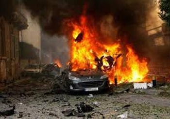 إصابة 4 مواطنين في انفجار سيارة مفخخة