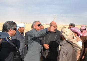 مدرسة وملعب مفتوح وكهرباء و5 عمارات سكنية