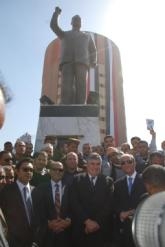 محافظ أسيوط يزيح الستار عن تمثال الزعيم جمال عبدالناصر