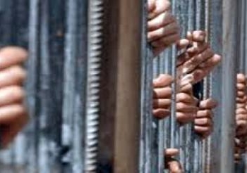 القبض على 5 اخوان بعد تفريق أهالي مطوبس لمسيرة لهم