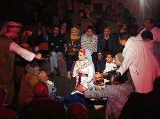بالصور: حكايات النهر على مسرح ساحة منف