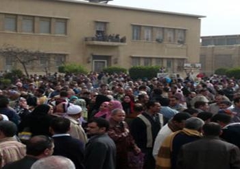 لليوم الثالث على التوالي استمرار إضراب جميع العاملين بشركة مصر للغزل