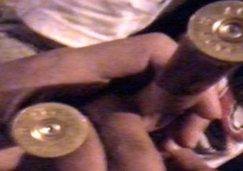 قوات الأمن بالسويس تعثر على فوارغ خرطوش و العاب نارية
