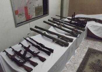 ضبط جوال مملوءبالأسلحة النارية والذخائربحوزة محامي وعامل وعاطل بالمنيا