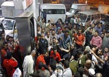 بوادر أزمة في السولار وتجار السوق السوداء يحاولون إشعالها ببني سويف