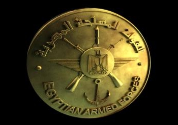 القوات المسلحة تنقذ مزارع عالق فى السيول بقنا
