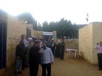افتتاح مدرسة يحمي اهالي قرية من الفتنة