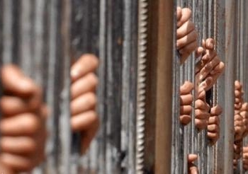 تجديد حبس 24 طالبا