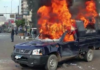 القبض على حارق سيارات الشرطة بالسويس