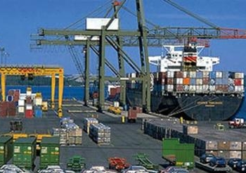 ميناء الزيتيات بالسويس يستقبل 8500 طن بوتاجاز