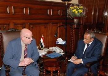 ابوحديد يبحث مع  سفير نيوزلندا التعاون الزراعي فى الصعيد