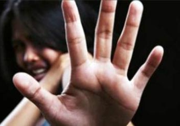 منظمات ومجموعات نسوية وحقوقية تطالب بإستراتيجية وطنية لمكافحة العنف