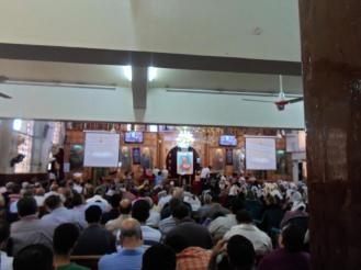 الاف الأقباط يحتشدون فى كنائس السويس احتفالا بخميس العهد