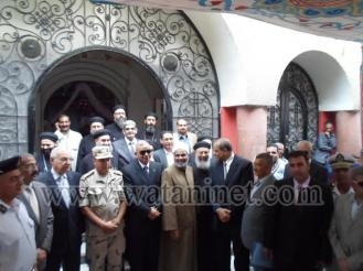 بالصور محافظ السويس و مدير الأمن يهنئون الأقباط بعيد القيامة المجيد