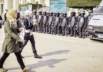 السماح لقوات الأمن بالتواجد داخل الحرم الجامعي أثناء فترة الإمتحانات