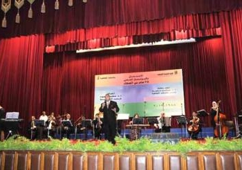 رئيس جامعة القاهرة يدعم الفرقة الموسيقية لكلية التربية النوعية