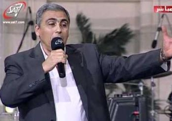 بالفيديو : القس سامح موريس يصلى من أجل شعب العراق