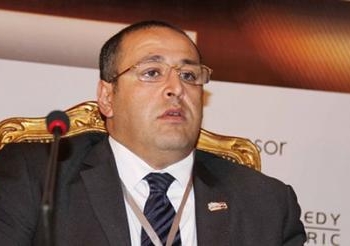وزير الاستثمار لا يستبعد إعادة النظر فى ضربية البورصة