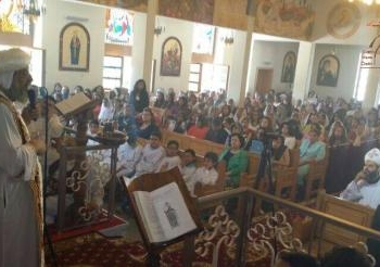 البابا يصلى فى كنيسة عذراء الزيتون بالنمسا التى دشنها البابا شنودة