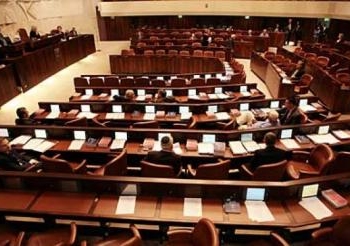 لجنة بالكنيست الإسرائيلي تقر قانون “إطعام الأسرى المضربين بالقوة”