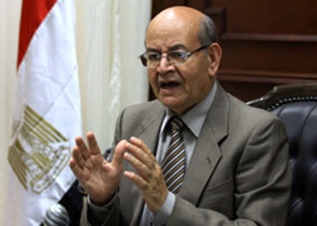 محافظ الجيزة يتفقد اعمال الرصف فى ارض اللواء