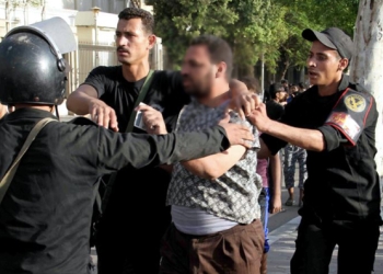 القبض علي 3 من الإخوان بالمنيا متورطين في 6 قضايا إرهاب و تدمير منشئات ومحاكم ودور عبادة