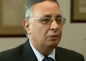 محافظ سوهاج يحيل طبيب و10موظفين للتحقيق