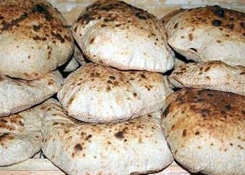 خطابات لحصر كميات الخبز المطلوبة للجامعة والجهات المختلفة