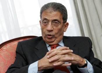عمرو موسى : ضرورة التحول السريع من اقتصاد ريعي إلى منافس
