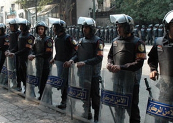 بهدف تمشيط المنطقة مدرعات تغلق كوبري 15 مايو، والأمن يغلق شارع 26 يوليو