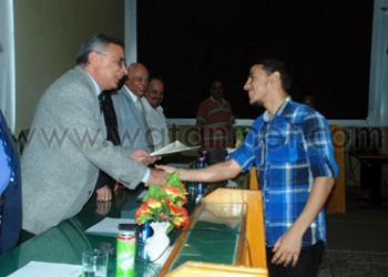 محافظ سوهاج يشهد ختام فعاليات البرنامج التدريبي لطلاب العلوم