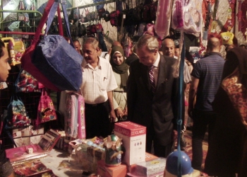 أفتتاح معرض مستلزمات المدارس بأسعار مخفضة بقنا  