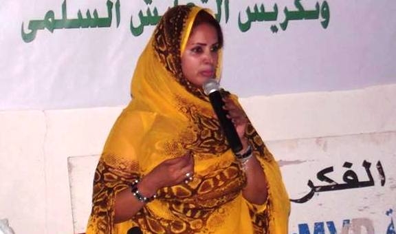 الناشطة الحقوقية مكفولة بنت إبراهيم لـ ( وطني نت): السلفية المتشددة تسيطر على موريتانيا بسبب الفقر والجهل