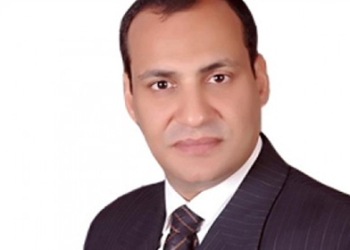 مفكر سياسي يطالب بإعلان الحرب على الإرهاب والتصفية الجسدية للخارجين وتفعيل المحاكم العسكرية الناجزة