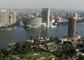 الطقس لطيف نهارا