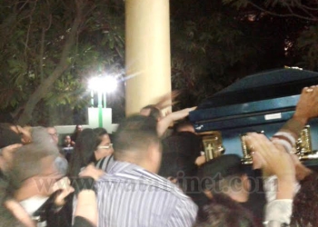 بالصور صعود جسد نيافة أنبا ميخائيل من المقر إلى ساحة كاتدرائية رئيس الملائكة ميخائيل