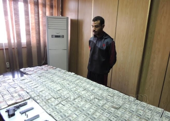 3 مديريات أمن تتكاتف لاستعادة مليون ونصف دولار من سيارة نقل الأموال بالمنيا 