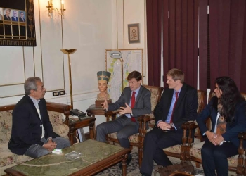السفير البريطاني في المنيا : الخارجية البريطانية رفعت الحظر على السفر إلى المنيا