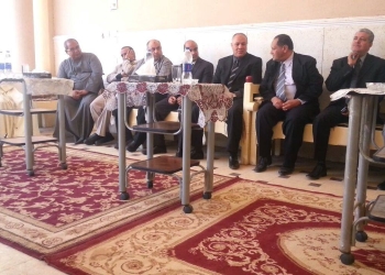 رئيس جامعة سوهاج يقدم واجب العزاء في ضحايا حادث الكوامل ويطمئن على المصابات