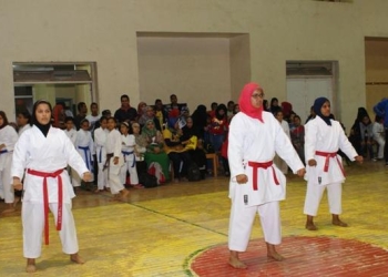 تكريم الفائزين فى بطولة الكاراتية فى دورى المدارس بالسويس