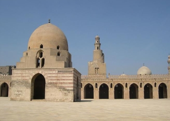 الملتقى الأول للحفاظ على المساجد الأثرية في بيت السناري