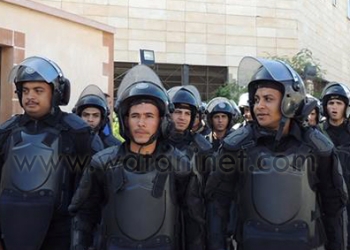 مدير أمن بورسعيد يتفقد قوات الامن المركزى استعدادا لتظاهرات 28 نوفمبر 