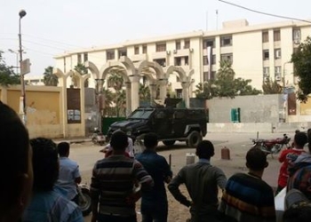 الامن يفض مسيره طلاب جامعة الفيوم بقنابل الغاز