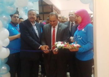 رئيس جامعة بورسعيد يتفقد مشروعات تخرج هندسة 