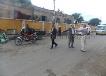 رئيس مدينة دسوق يمنع تواجد الباعة أمام محطة القطار