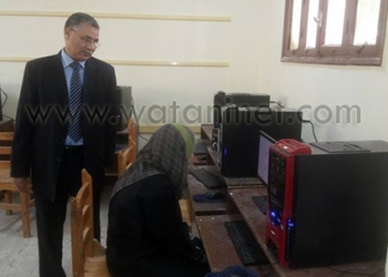 وكيل وزارة التربية والتعليم بسوهاج يتابع سير اختبارات 30 ألف وظيفة معلم