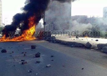 بالصور .. الإخوان تقطع طريق الأحرار بإشعال الإطارات عليه بالزقازيق