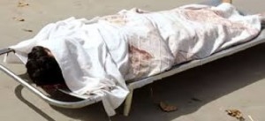 مصرع طالب وعامل في إنهيار أرفف حديدية لثلاجة بضائع بالمنيا