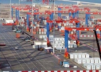 السخنة بالسويس يستقبل 400 سائح من العقبة