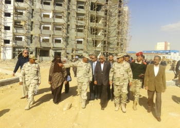 بالصور قائد الجيش الثالث ومحافظ السويس يتفقدوا الميناء البرى الجاف لخدمة محافظات القناة